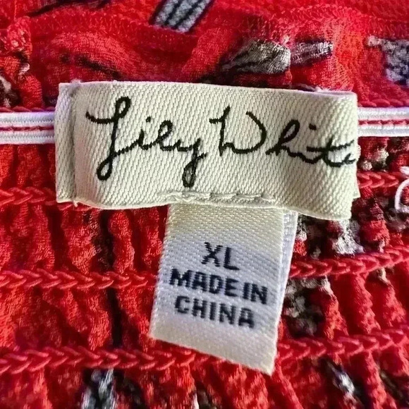 lily White Floral Red Women's top (443) - Picture 11 of 11